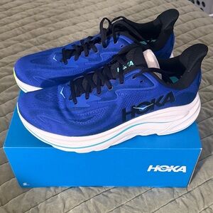 Hoka Clifton 10 Vibrant Blue Athletic Shoes 12 2E
